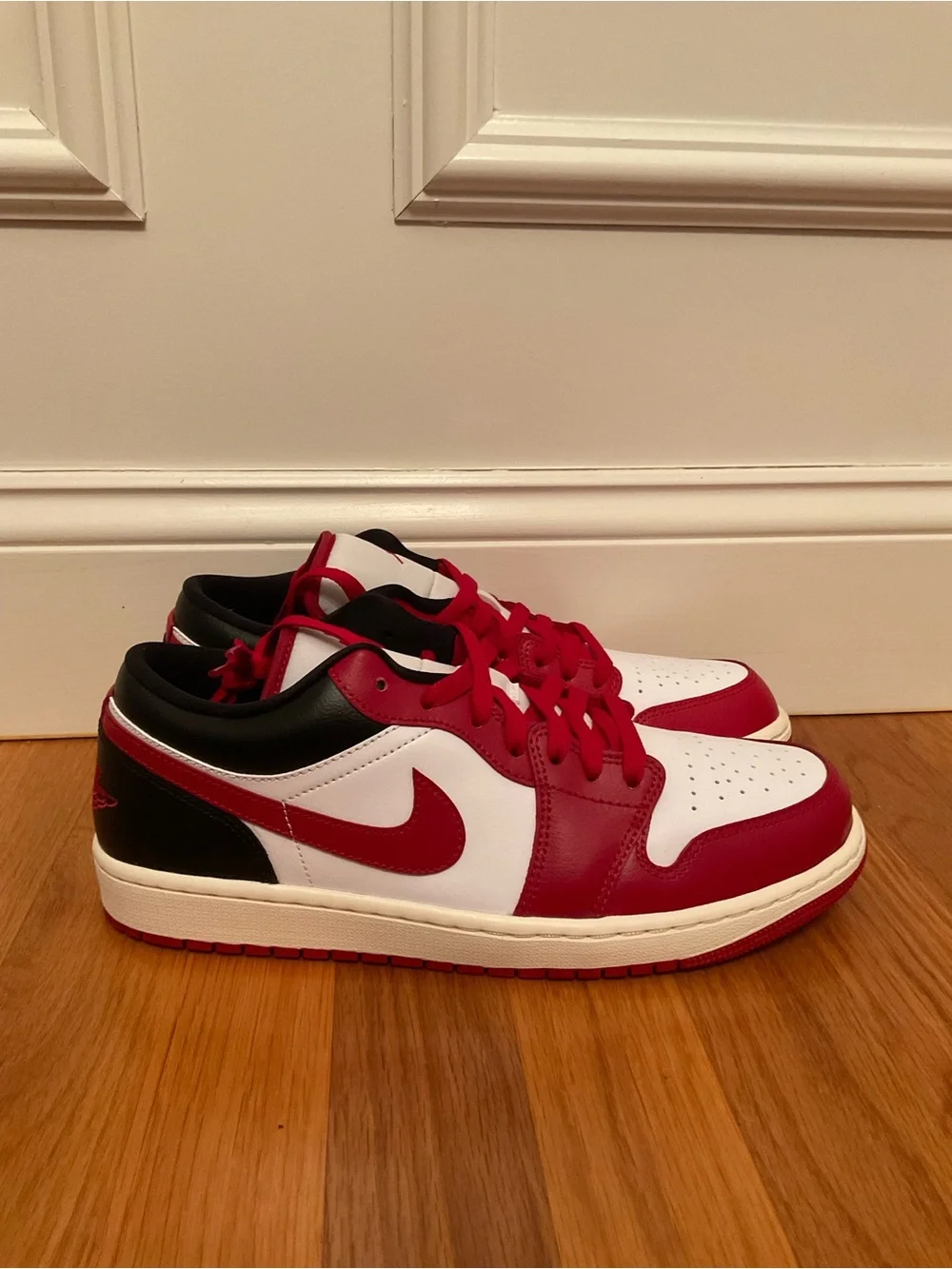 Air Jordan 1 Low NWOT